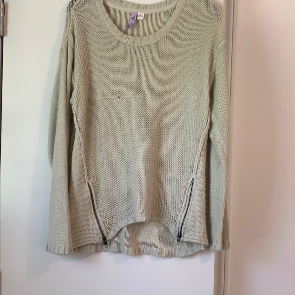Sweater with zipper detail